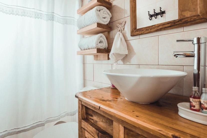 Hostal Lago Condor Puerto Natales Ngoại thất bức ảnh
